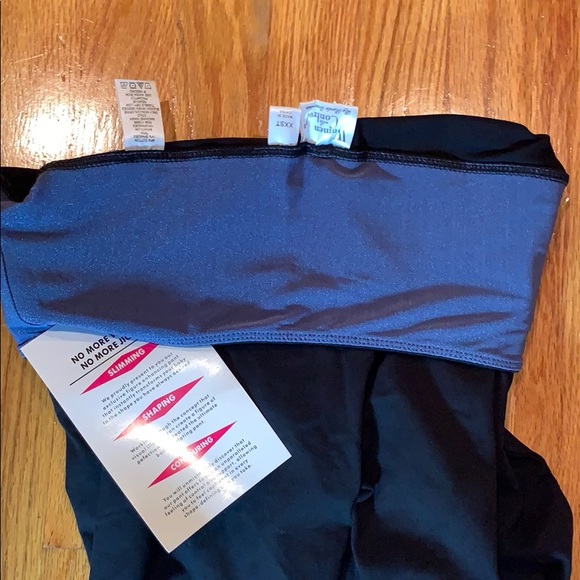 NWT women In Control black leggings - Picture 5 of 6